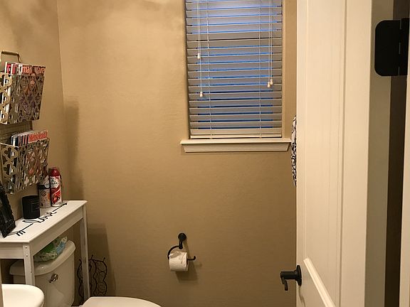 1/2 bath/powder room