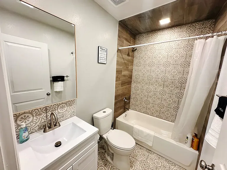 Full Bathroom