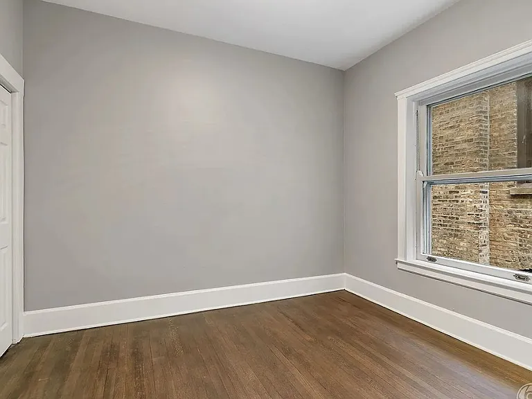 633 W Barry Ave #2I — Photo 10