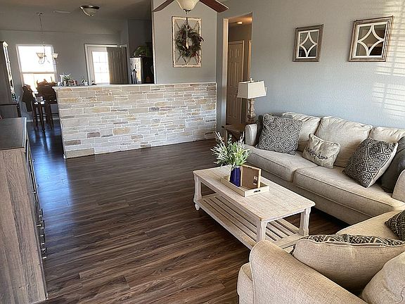 5th image of 1300 Forest Dr