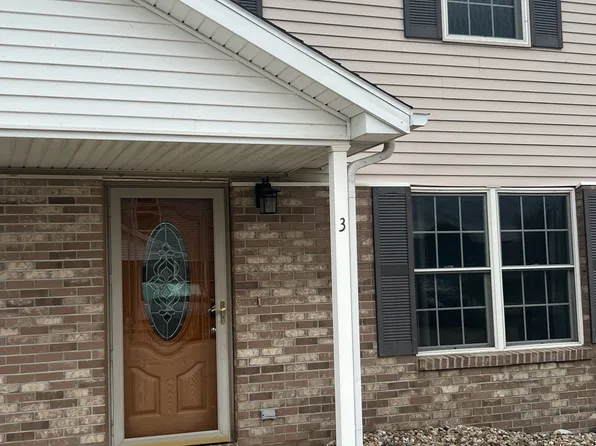 1112 Lockenvitz Ln APT 3, Bloomington, IL 61704