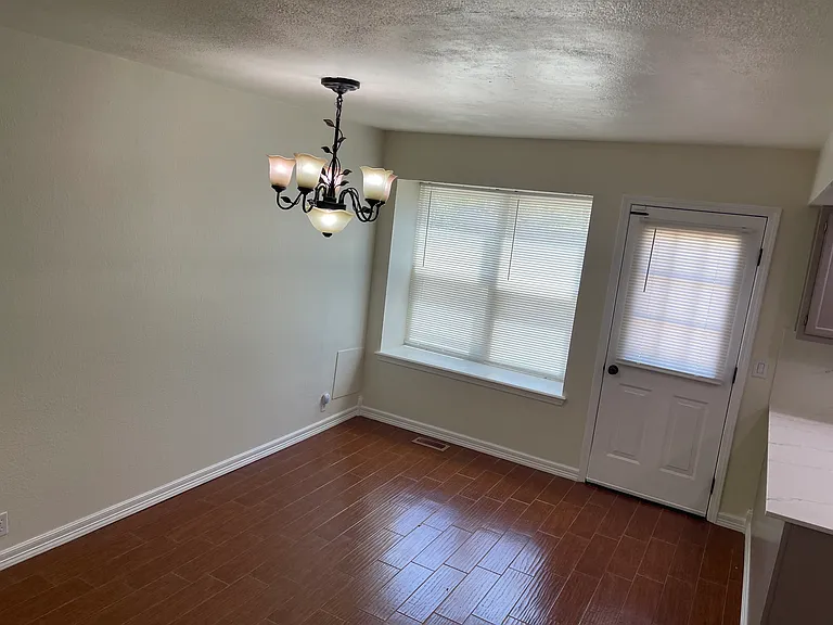 813 E Indianapolis St — Photo 8