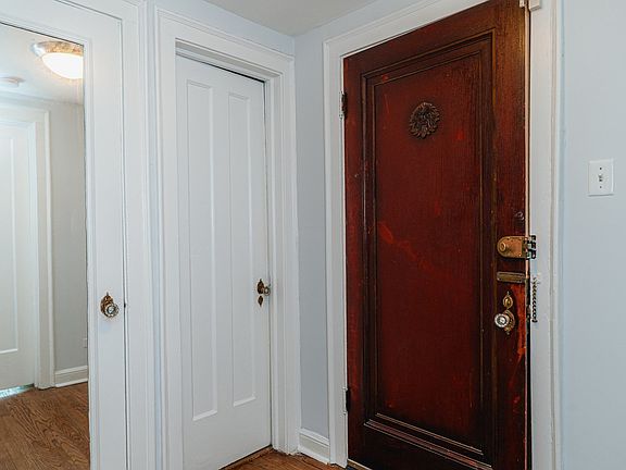 5th image of 336 S Maple Ave APT 1A