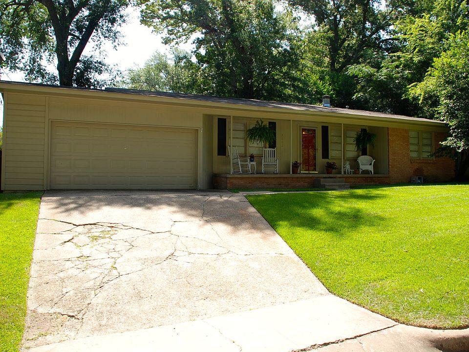 1st image of 2002 Rosewood Dr