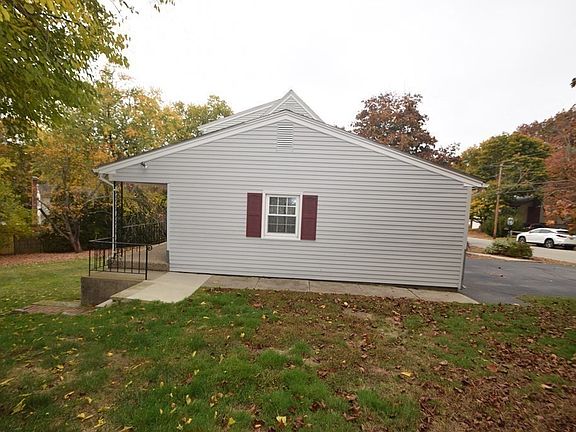 5th image of 18 Woodburn Dr