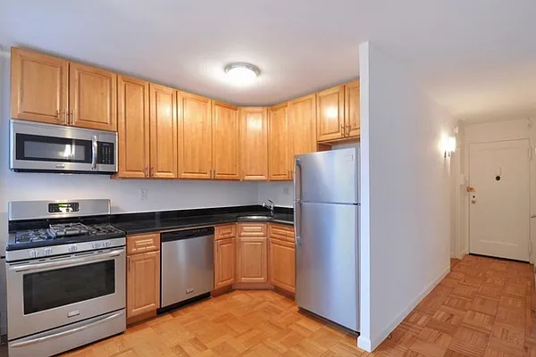 Sold by Corcoran | media 15