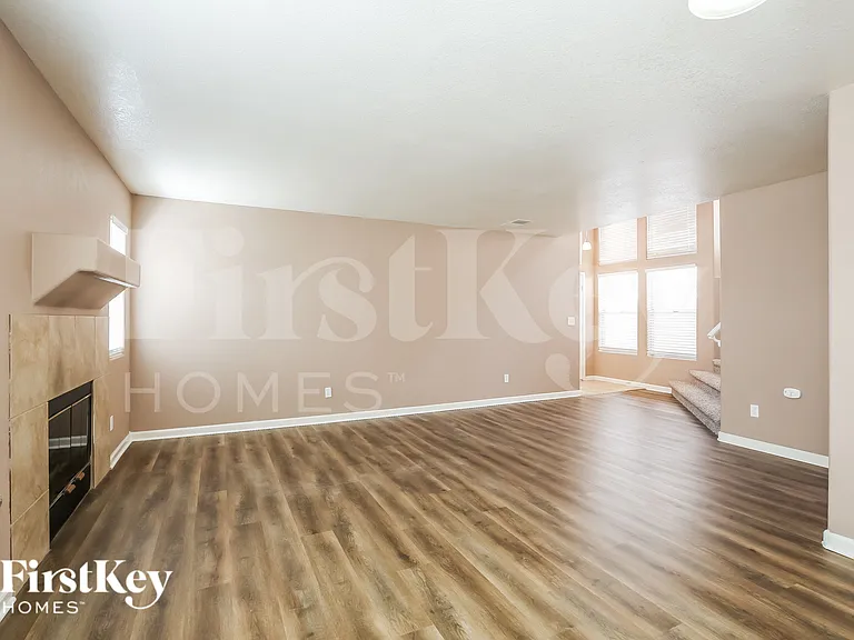 9135 Green Frost Dr — Photo 3