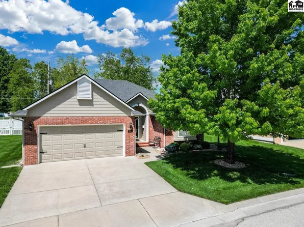 518 E 39th Ct, Hutchinson, KS 67502