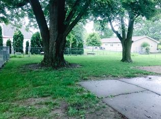 1004 Taylor St, Effingham, IL 62401