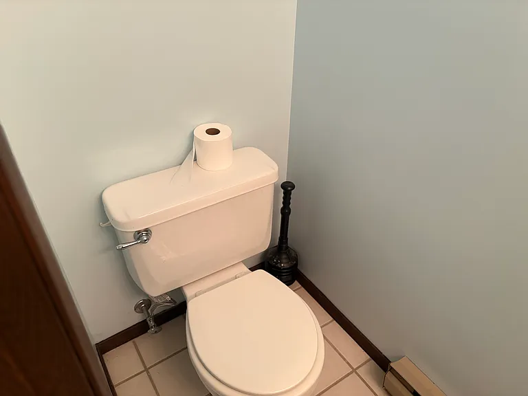 412 Canterbury Dr — Photo 14