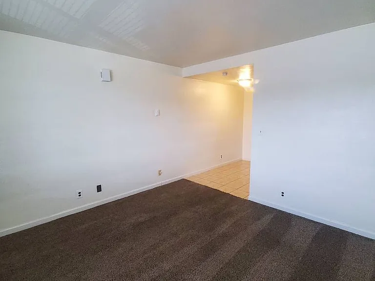 615 S Alder St #16 — Photo 4