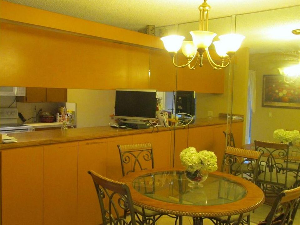 2nd image of 2206 22nd Ln #B