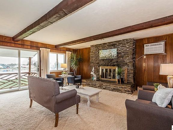 4th image of 185 Claremont Cir