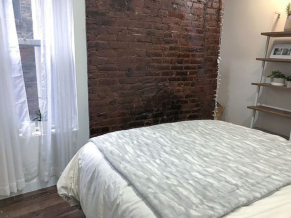 2nd image of 206 E 81st St APT 3C