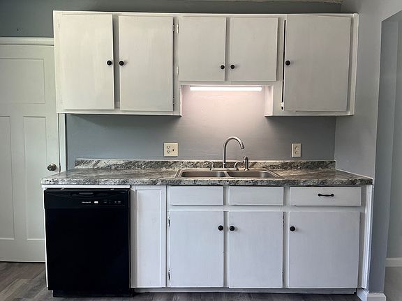 4th image of 703 Goodall Ave