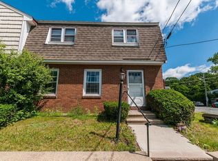 24 Rockingham St #1, Lowell, MA 01852