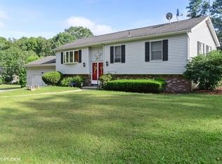 15 Branberry Dr, Westerly, RI 02891