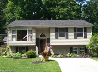 1756 Falkirk Rd, Madison, OH 44057