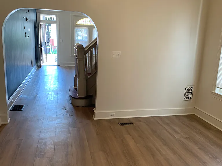 1142 Princess Ave — Photo 7