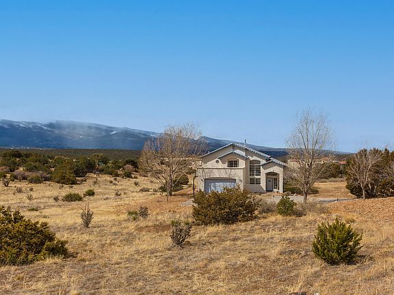 3rd image of 36 Vallecitos Loop