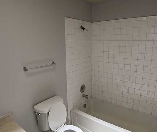 2nd image of 5529 Lochmoor Unit 2