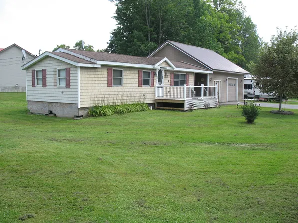 4 Hancock Street, Dover-Foxcroft, ME 04426