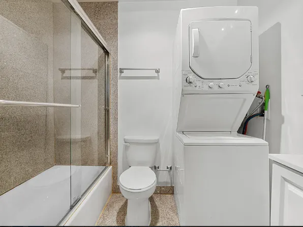 125 East 39th Street image 8 of 9