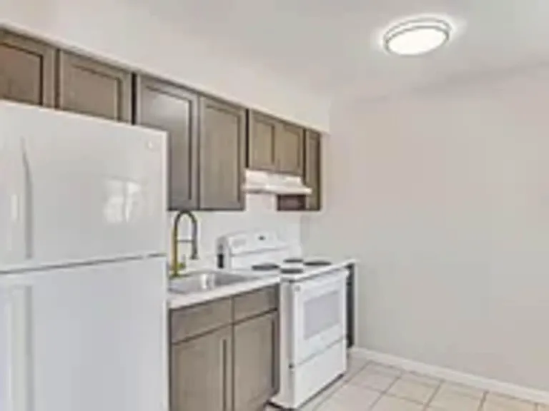 1238 W Washington St — Photo 11
