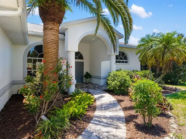 3988 Berlin Dr, Sarasota, FL 34233