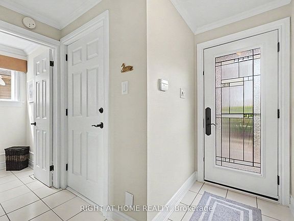 5th image of 1484 Meadowbrook Rd
