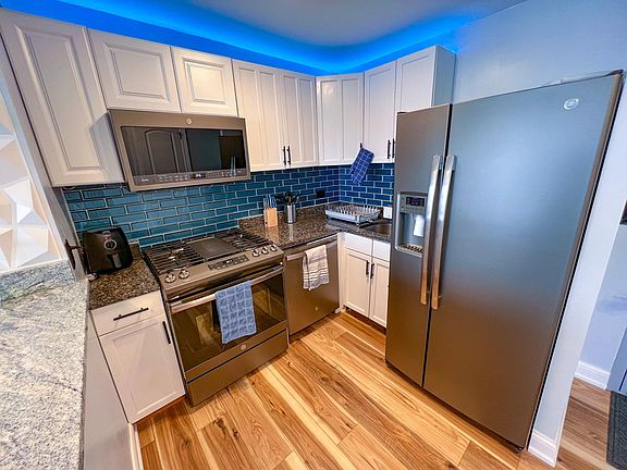 3rd image of 2800 N Lake Shore Dr APT 2411