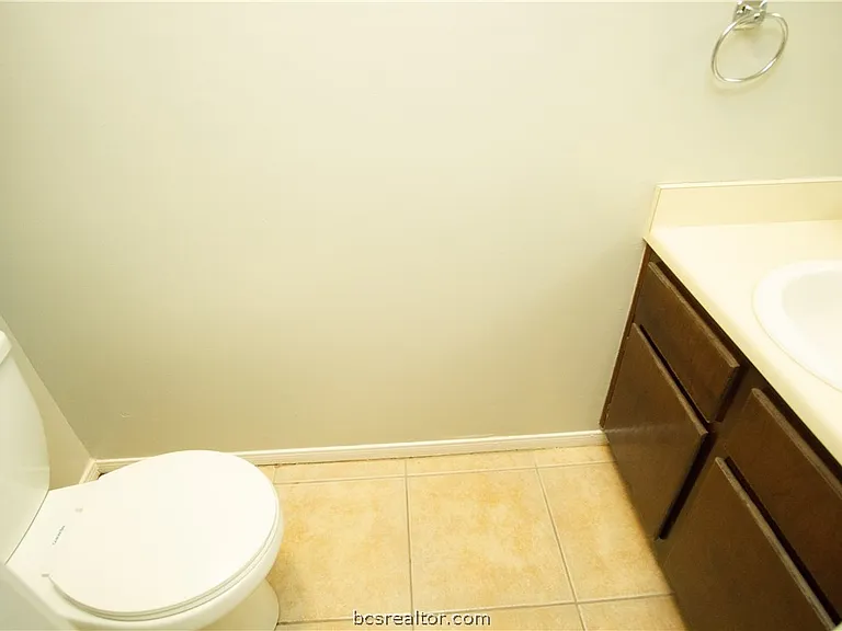 1801 Woodsman Dr #D — Photo 10