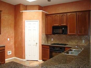 5th image of 9001 Regal Oaks Dr