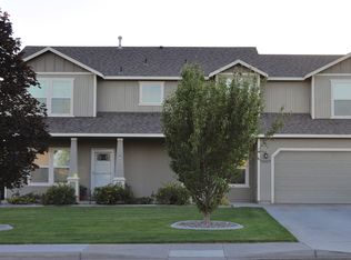 2907 S Highlands Blvd, West Richland, WA