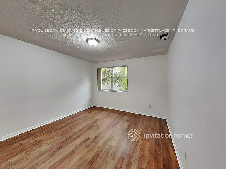 9912 NW 9th Ct — Photo 11