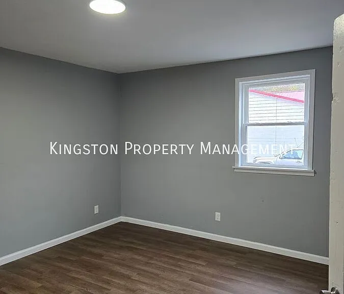 930 Holmes St #101 — Photo 12