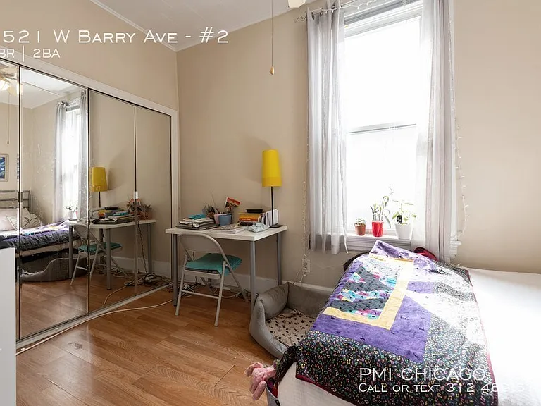 1521 W Barry Ave #2 — Photo 2