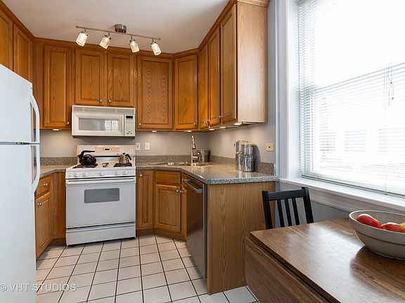5th image of 6908 N Oakley Ave APT 3