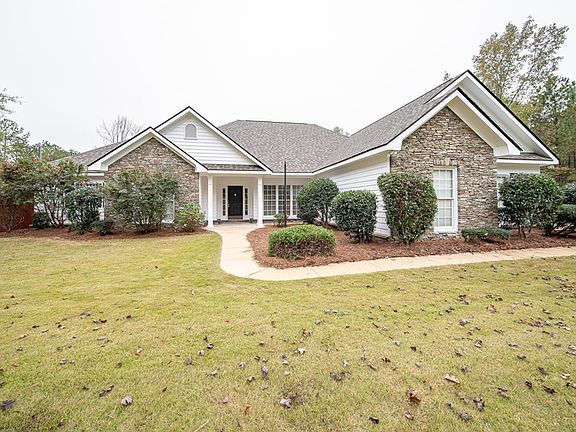 3rd image of 73 Lee Road 935