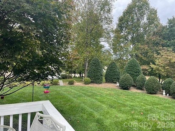 4th image of 184 Hunters Hill Dr