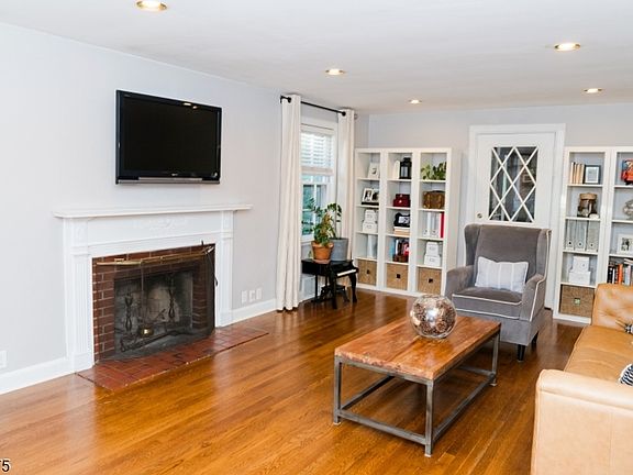 3rd image of 335 Watchung Ave