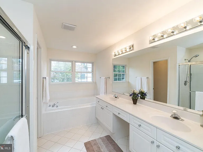 2944 Edgelea Rd — Photo 37