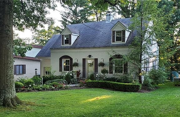 2nd image of 328 Mount Vernon Dr