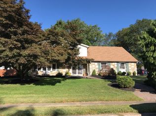 3724 Ridgeview Rd, Huntingdon Valley, PA 19006