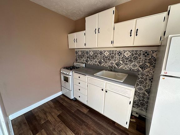4th image of 540 S 24th St #D