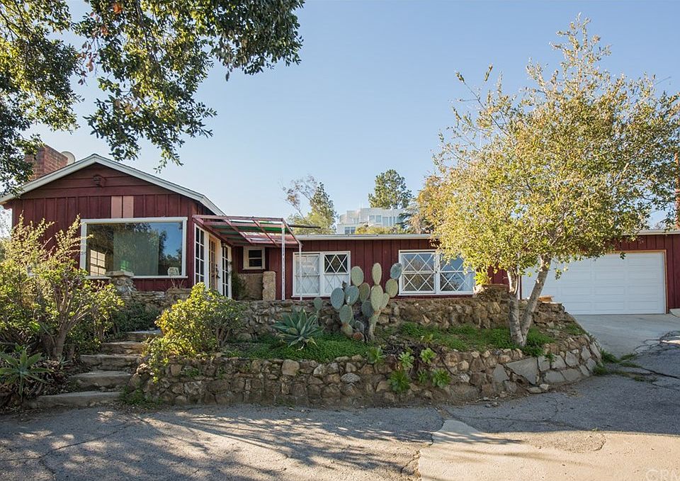 1st image of 8469 Valley Flores Dr