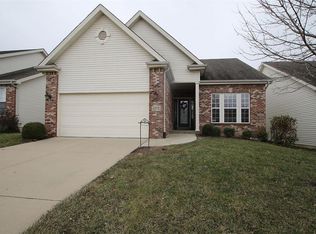 2408 Fourlakes Dr, Belleville, IL 62220