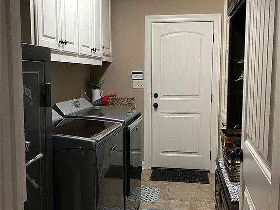3rd image of 501 Dogwood South Ln