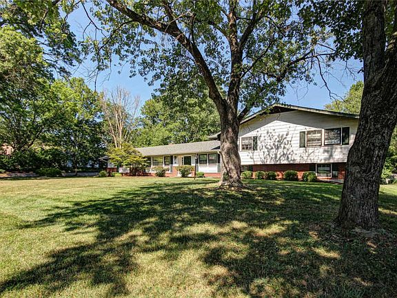3rd image of 230 Clion Ln