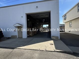 13-15 Suydam Pl, Babylon, NY 11702